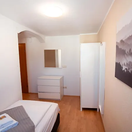 Haus99 Budget & *