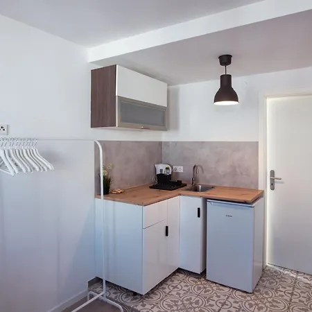 Haus99 Budget & Apartment *